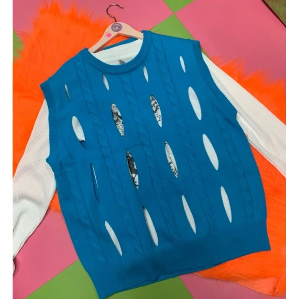 kfashion blue sweater vest - bright cable knit perforations holes - XL like new